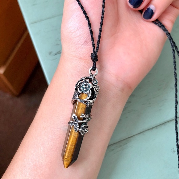 Tiger’s Eye Point Antique Metal Pendant Necklace - Picture 2 of 5